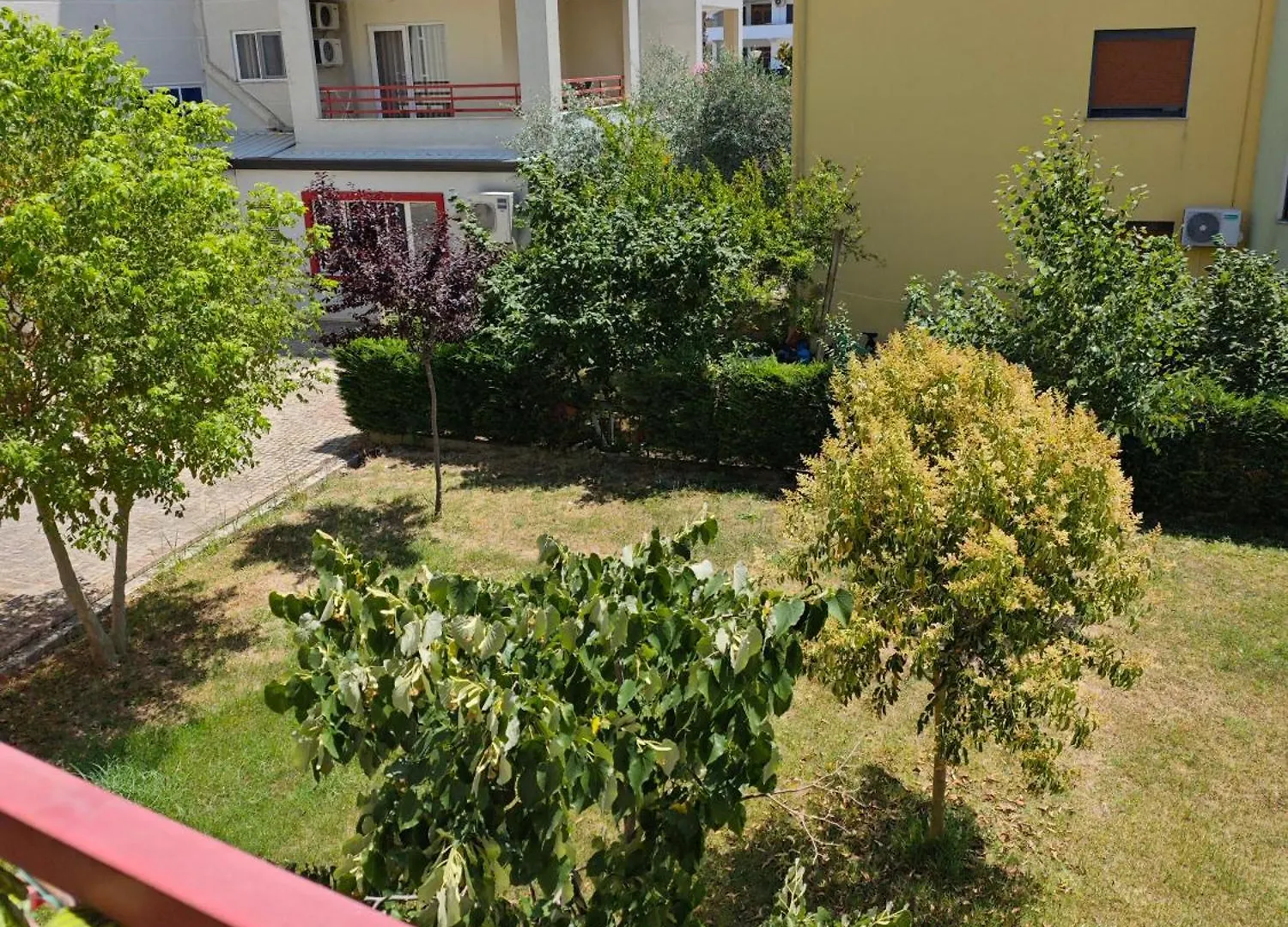 E&E Apartments Mali I Robit Golem